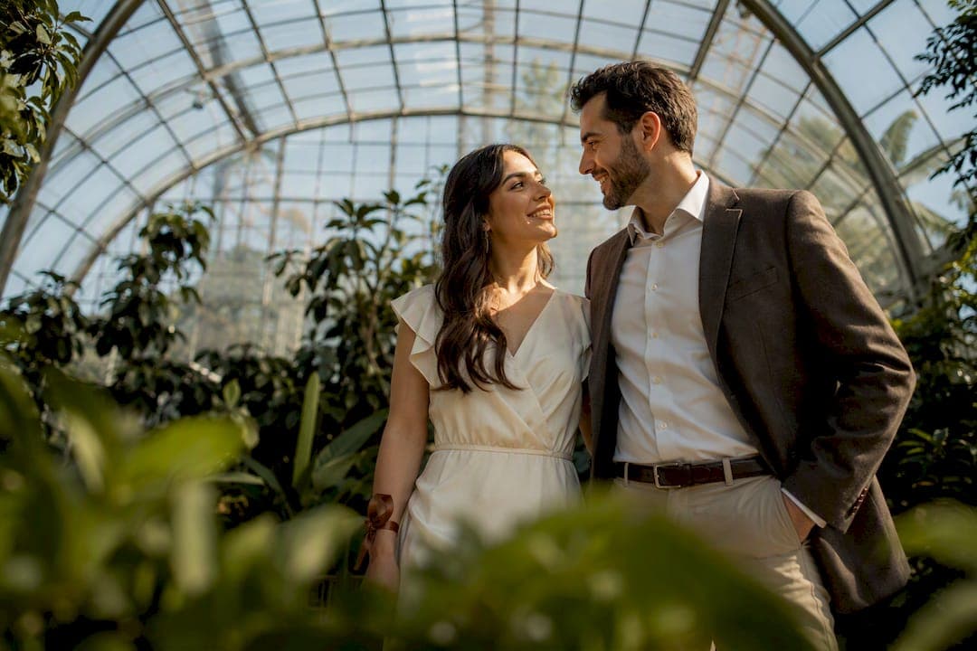 Save the Date Photos: Book 8–10 Months Early, Plus 7 Photo Ideas