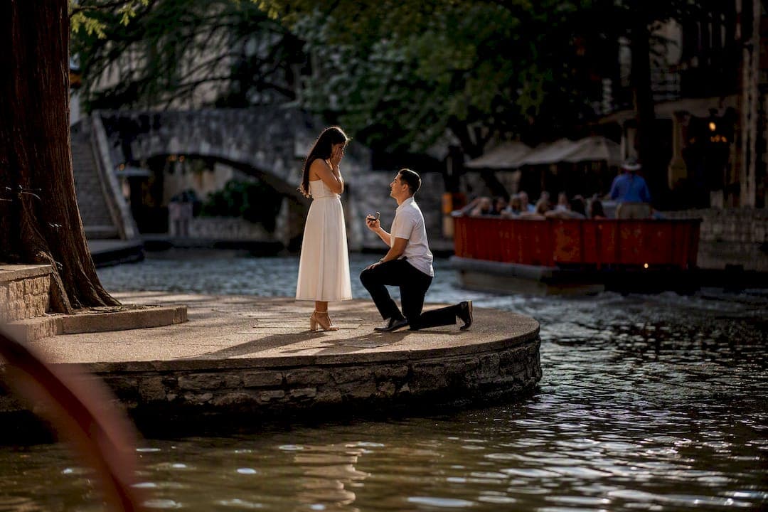 Photographer Ready Proposal Spots for San Antonio Couples (Permit Tips)