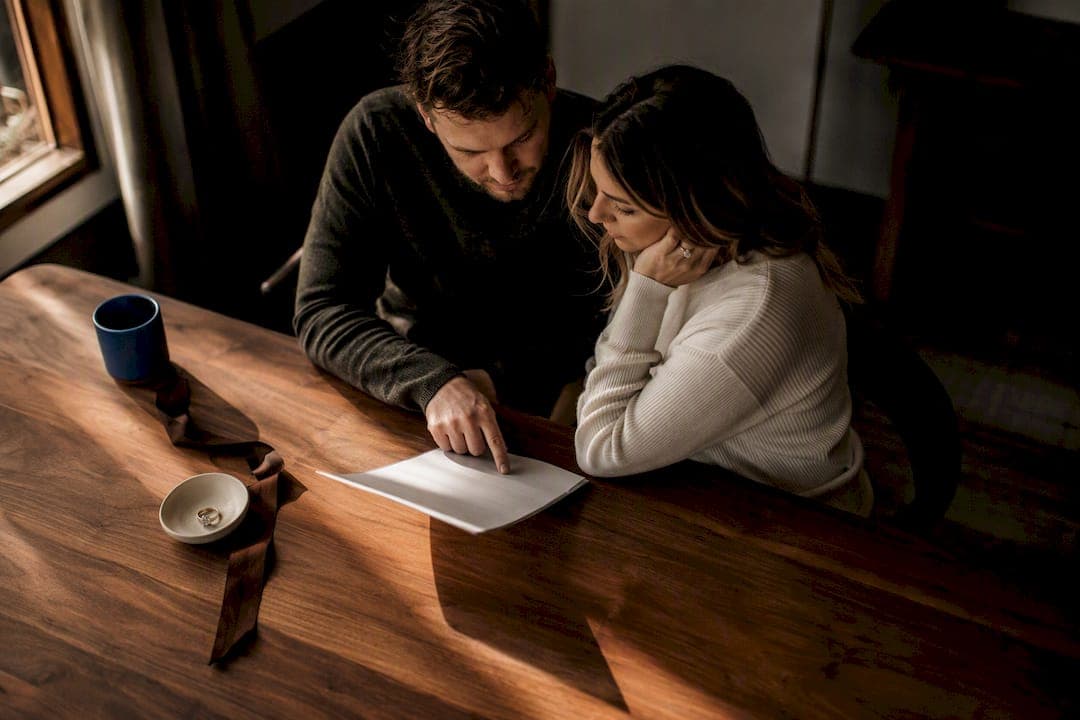 Couples: Contract lines from a pro to secure your wedding photos