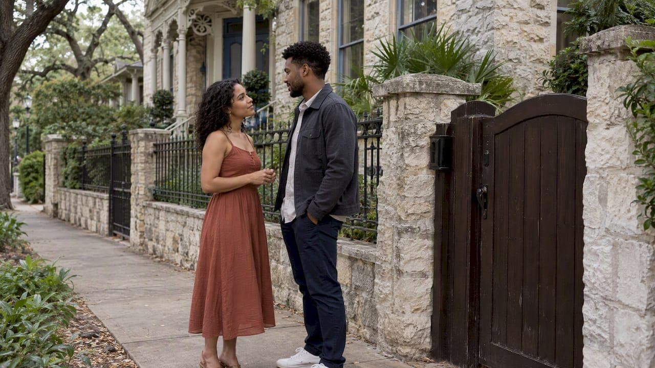 Downtown San Antonio Engagement Photos: Spots, Timing, Permits